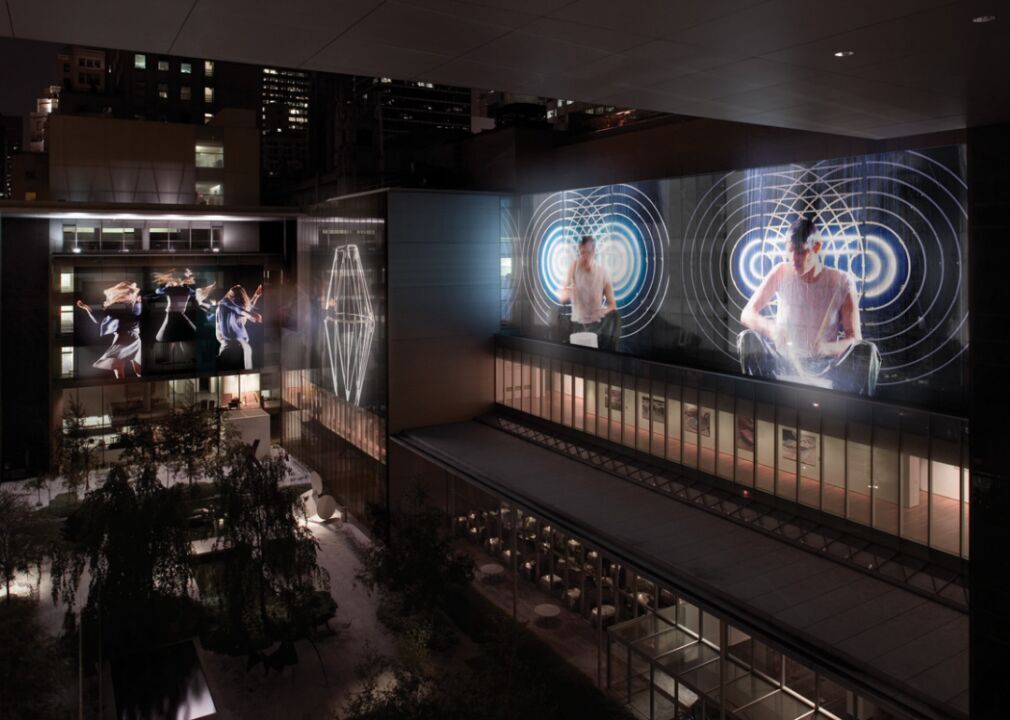 1999: Venice Biennial recognizes video installation